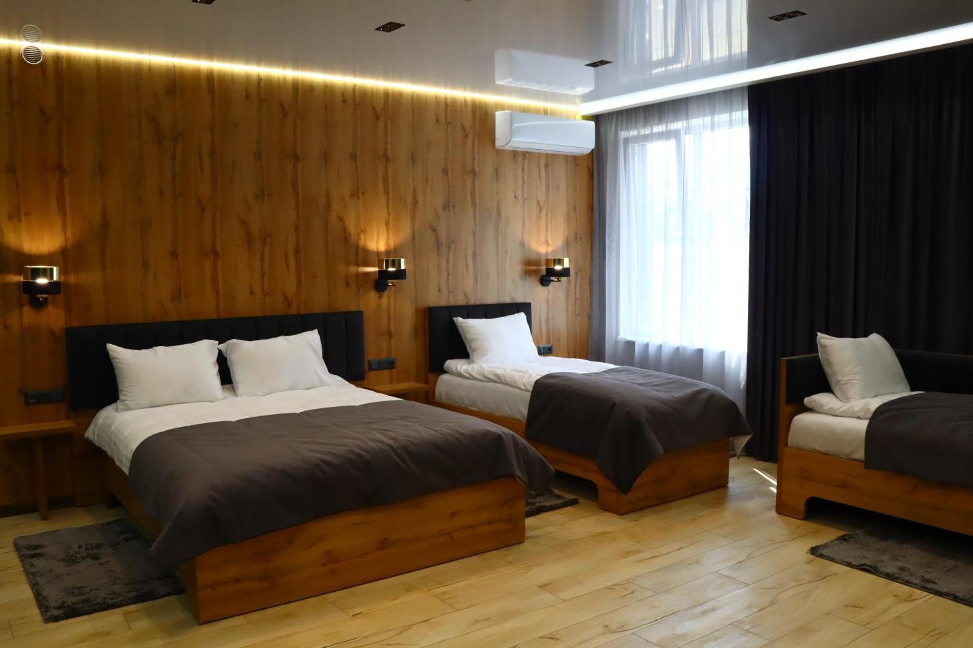 Sobkoff Hotel Khmelʼnytsʼkyy Екстериор снимка