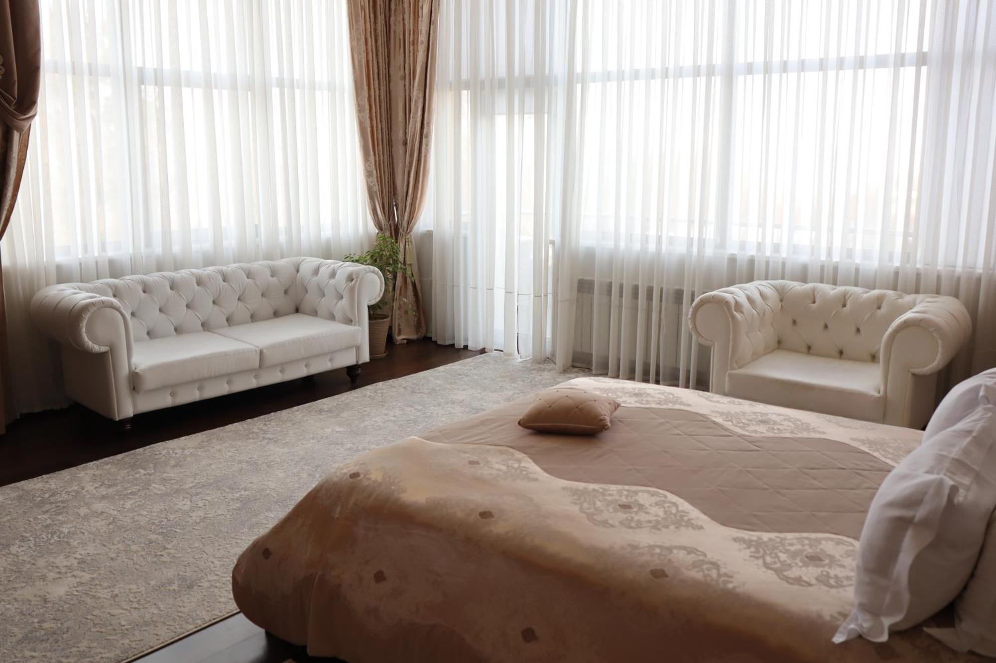 Sobkoff Hotel Khmelʼnytsʼkyy Екстериор снимка